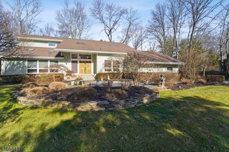17 Exeter Ln - Photo 1