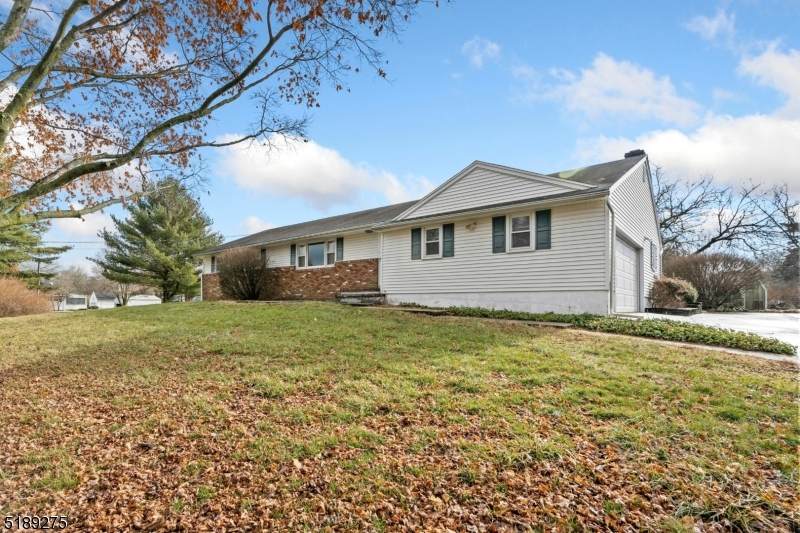 10 Ivy Ln - Photo 1