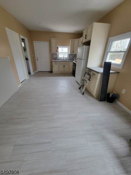 105 Lafayette St - Photo 1