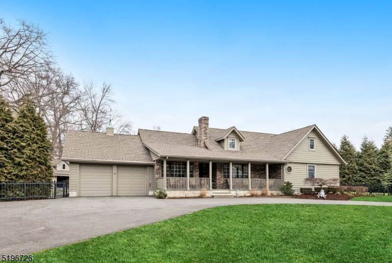 15 Elliott Rd - Photo 1