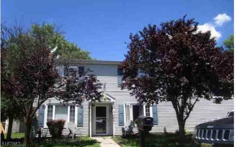 431 Garfield Ave - Photo 1