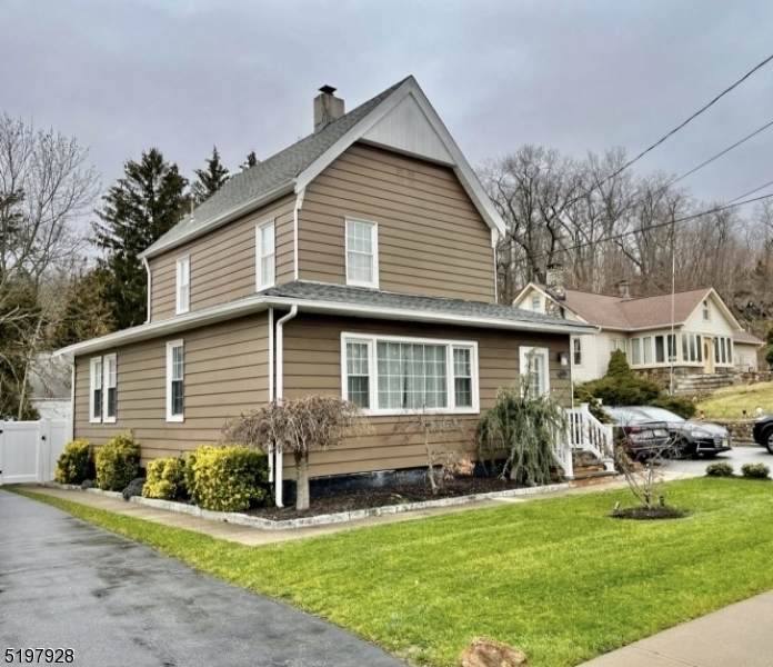 393 Ringwood Ave - Photo 1