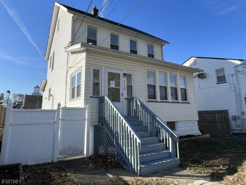 2608 Whittier Pl - Photo 1