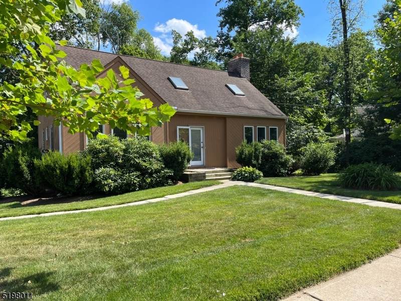 264 Morris Ave - Photo 1