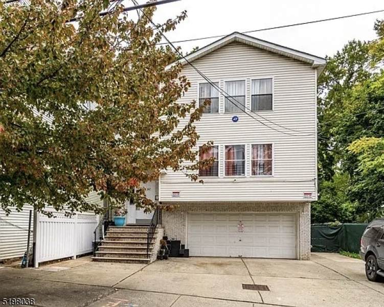 245 Hawthorne Ave - Photo 1