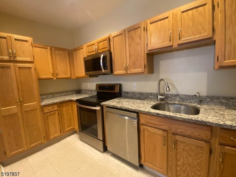 1204 Richmond Rd - Photo 1