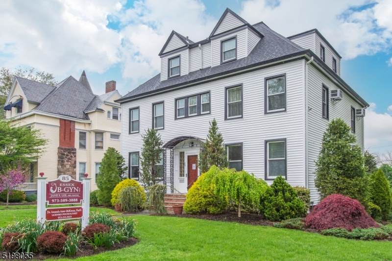 85 Park St - Photo 1