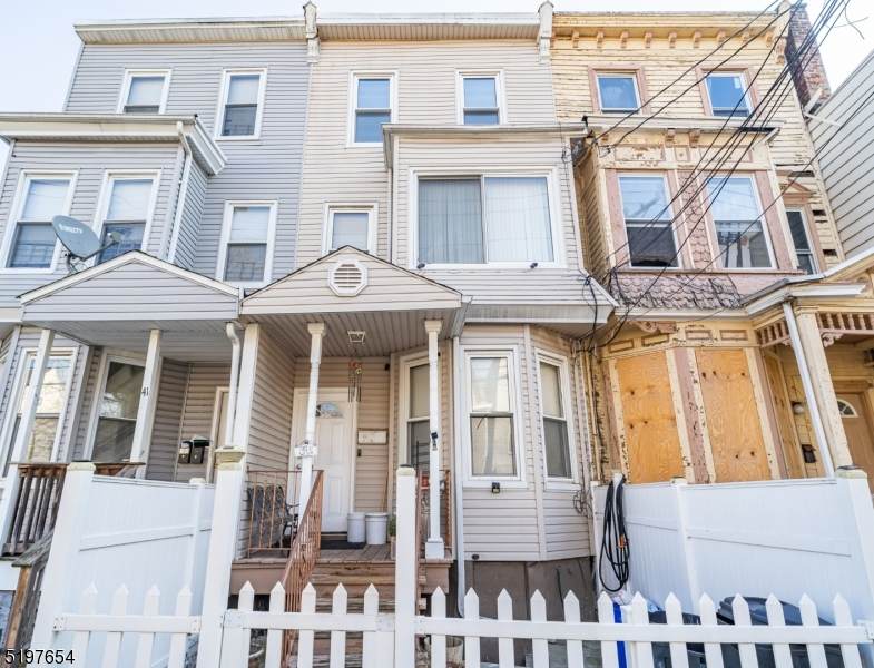 39 Wakeman Ave - Photo 1