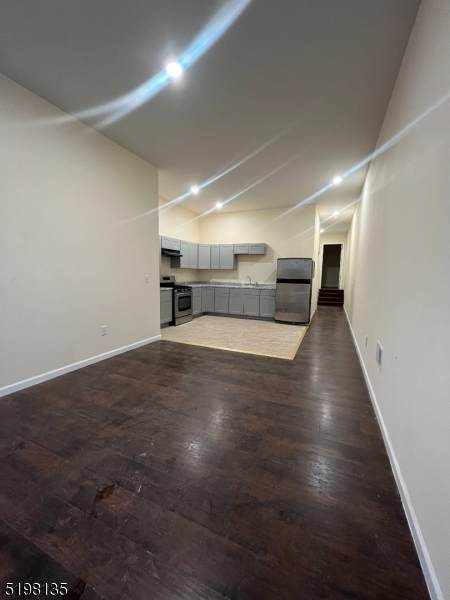 483 15Th Ave - Photo 1