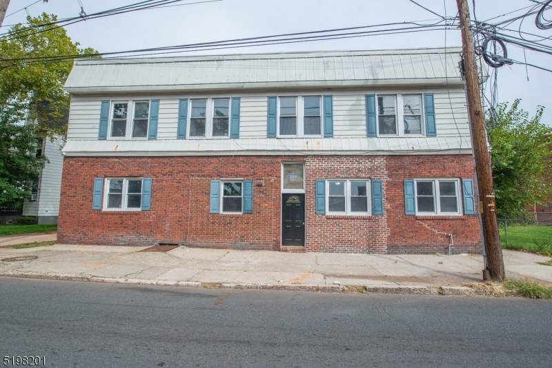 217 Hillside Ave - Photo 1
