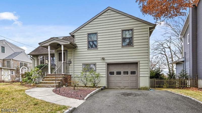 22 Mackay Ave - Photo 1