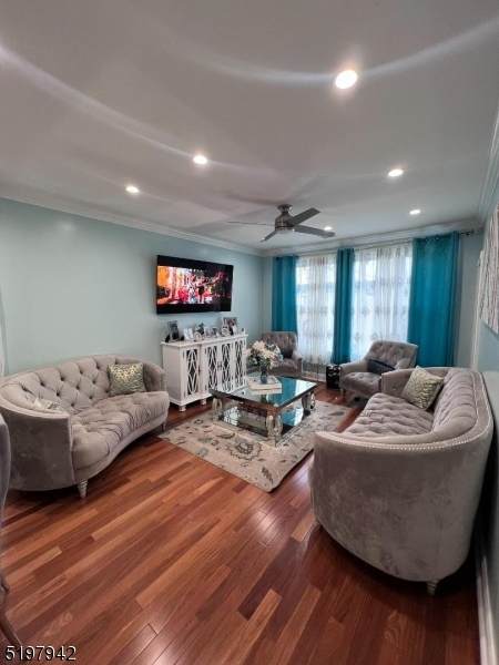 712 Polonia Ave - Photo 1
