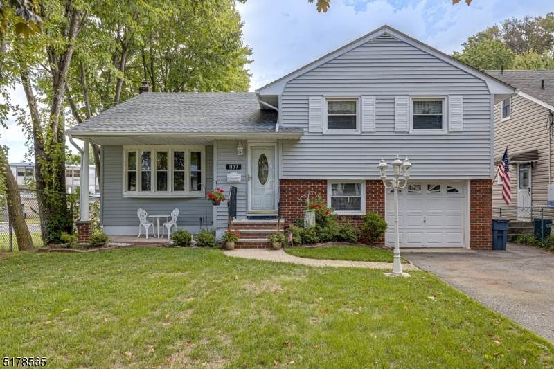 1137 Kline Pl - Photo 1