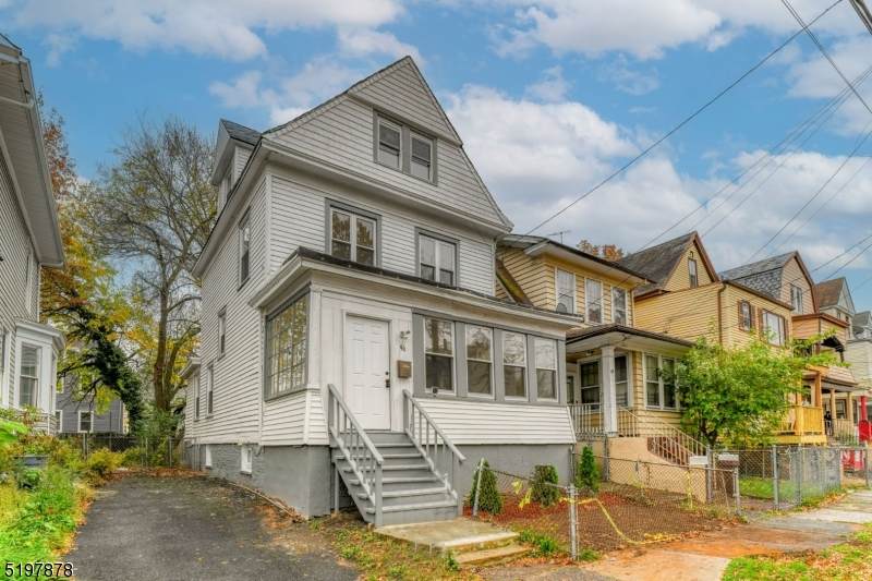 96 Vermont Ave - Photo 1