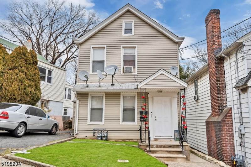 19 Mohawk Ave - Photo 1