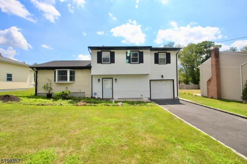 1430 Sloane Blvd - Photo 1