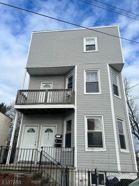 527 13Th Ave - Photo 1
