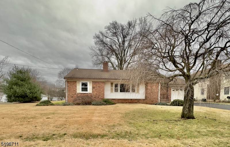 20 Roscoe Ave - Photo 1