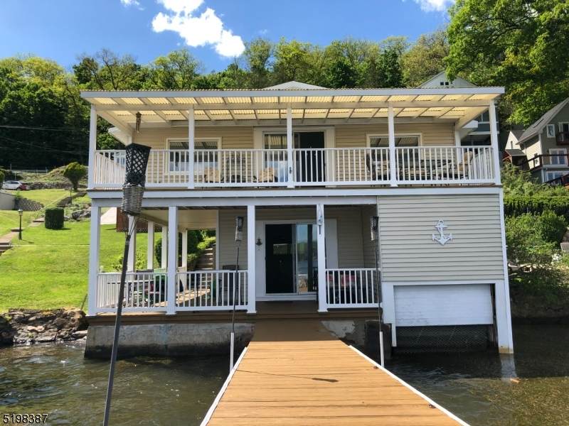 305 Lakeside Blvd - Photo 1