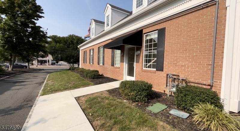 31 Sparta Ave - Photo 1