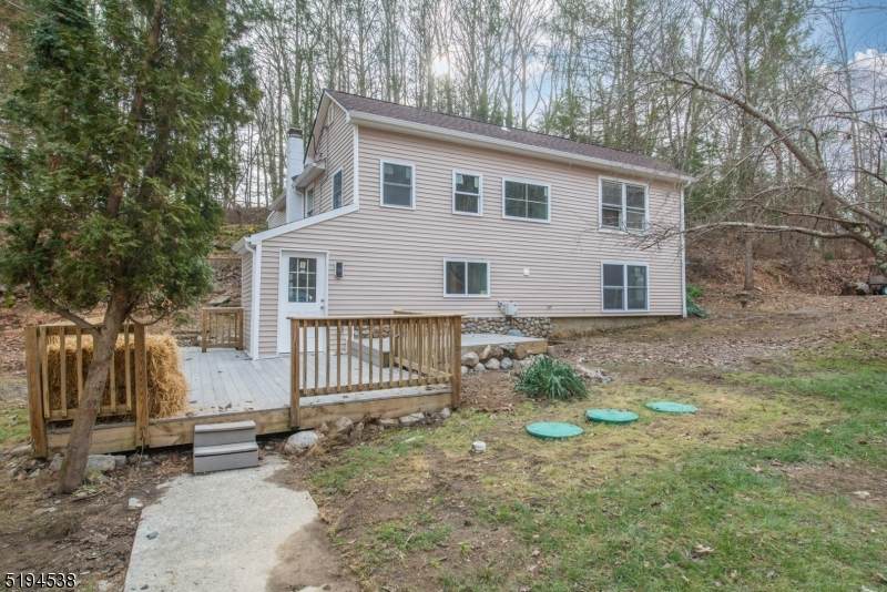 905 Millbrook Rd - Photo 1