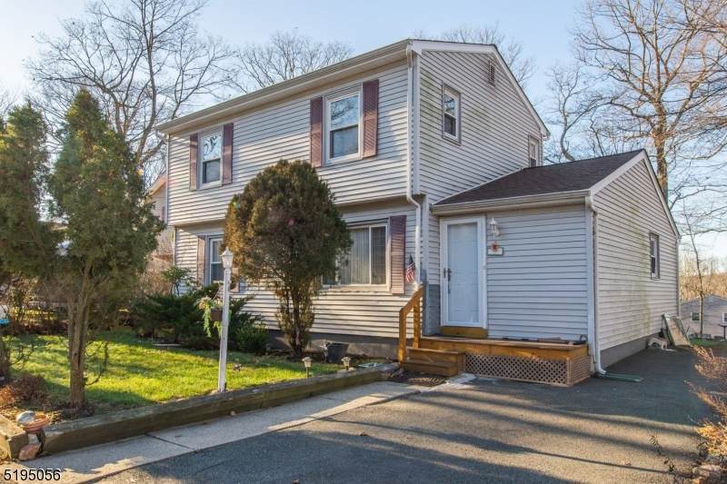30 Erie Ave - Photo 1