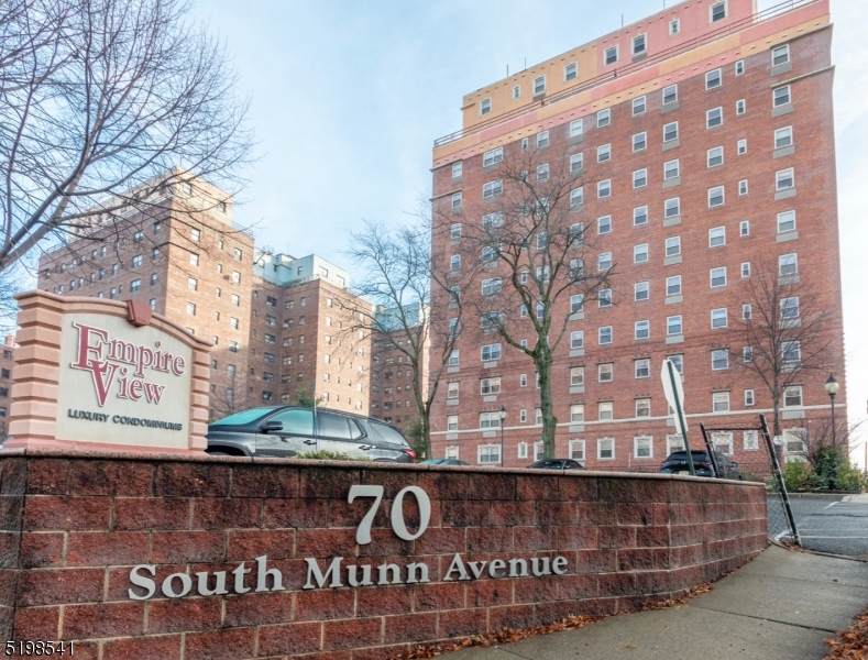 70 S Munn Ave - Photo 1