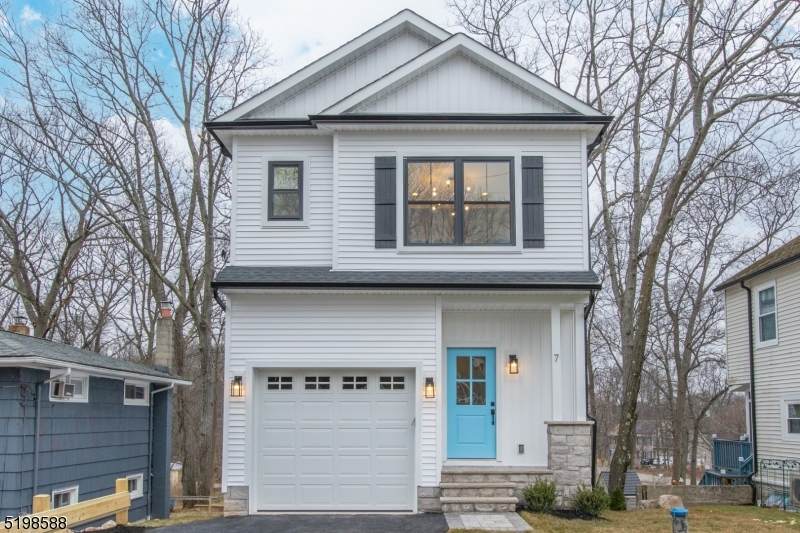 7 Rutgers Way - Photo 1