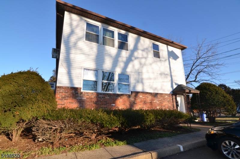 2233 Lewis Pl - Photo 1