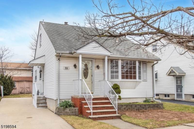 54 Clifton Blvd - Photo 1