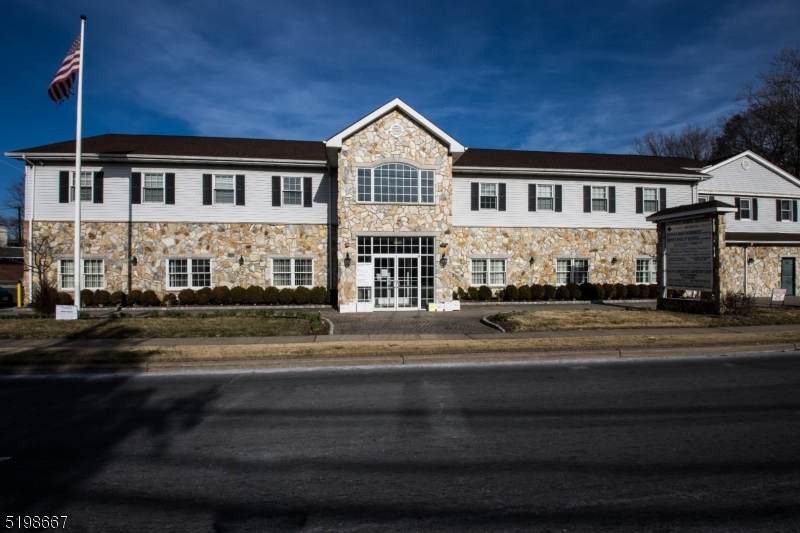 560 Springfield Ave - Photo 1