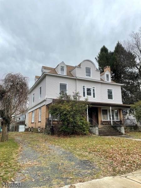 66 Hawthorne Ave - Photo 1