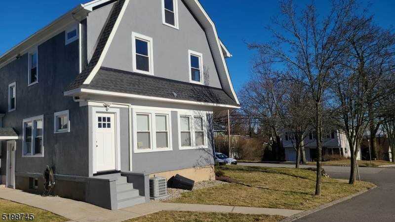 502 William St - Photo 1