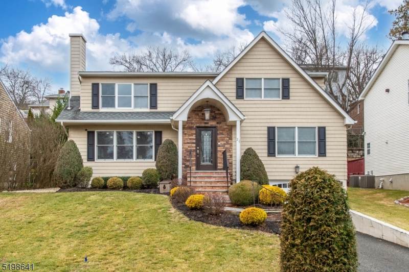 23 Whitman St - Photo 1