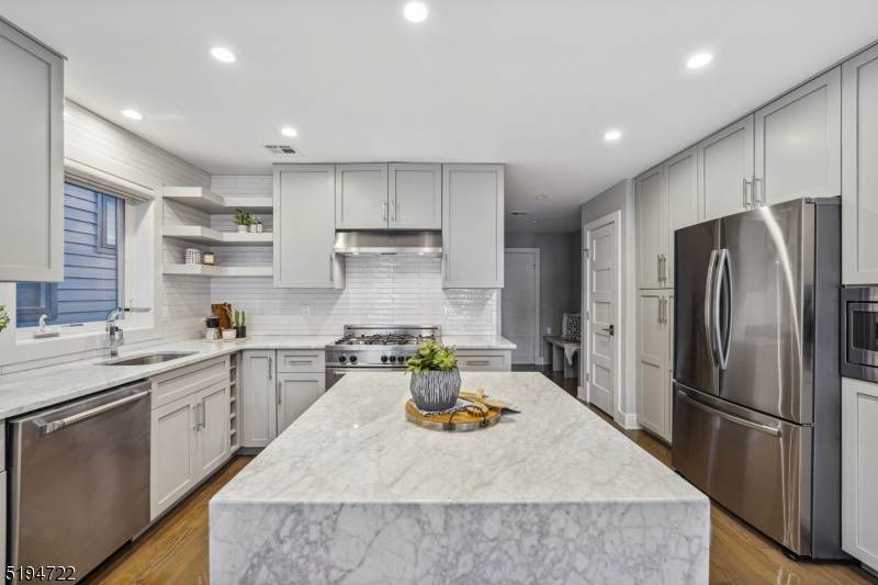 400 Millburn Ave - Photo 1