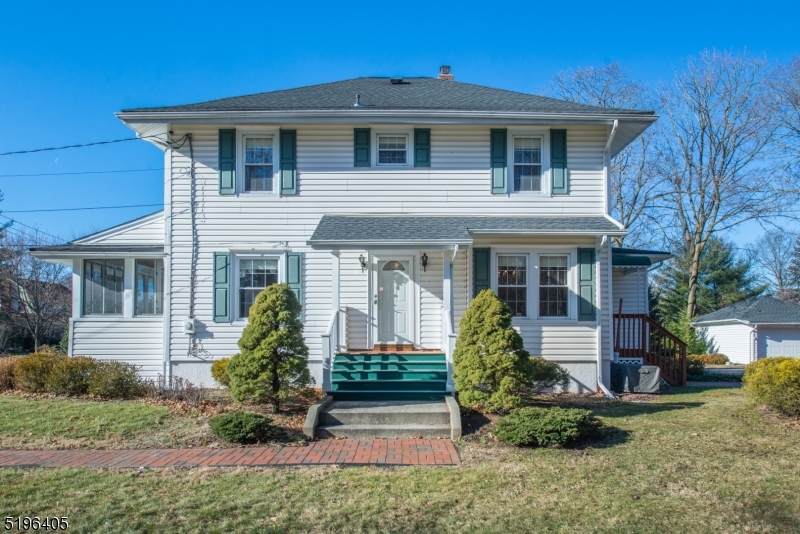 34 Poplar Ave - Photo 1