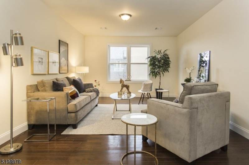 90 Clinton Ave - Photo 1