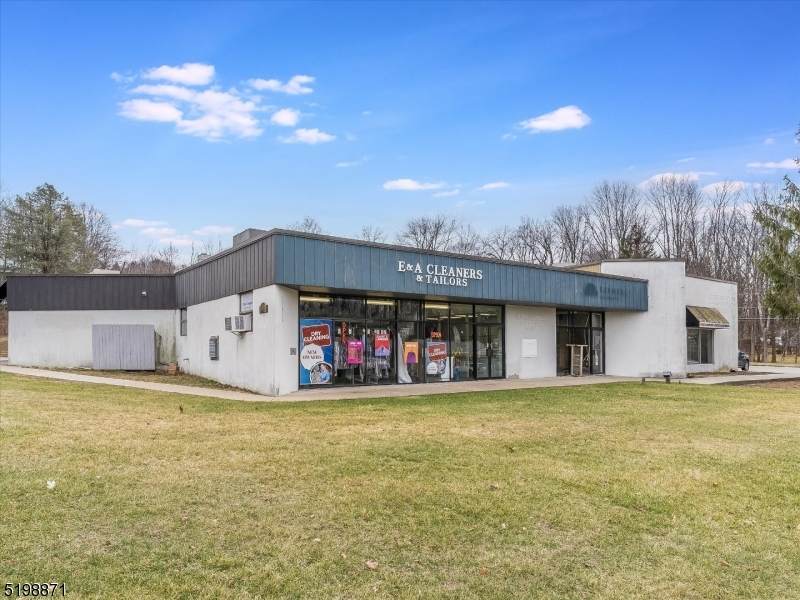 172 Woodport Rd - Photo 1