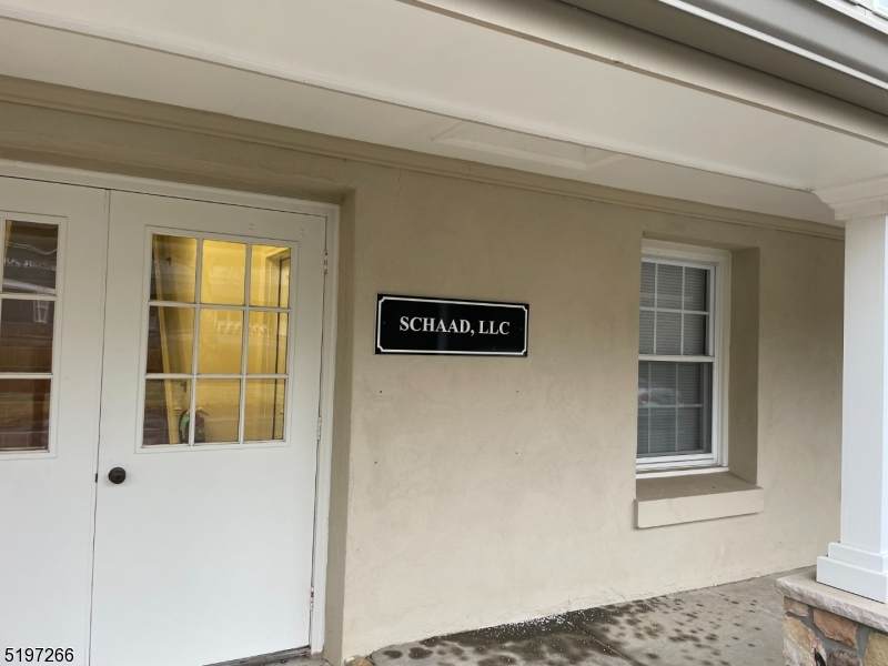 10 Shawnee Dr -Unit 8 - Photo 1