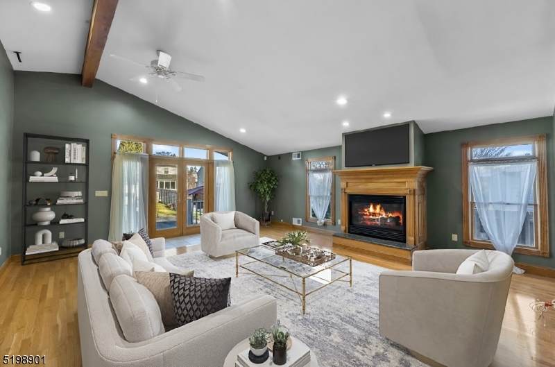 94 Nutley Ave - Photo 1