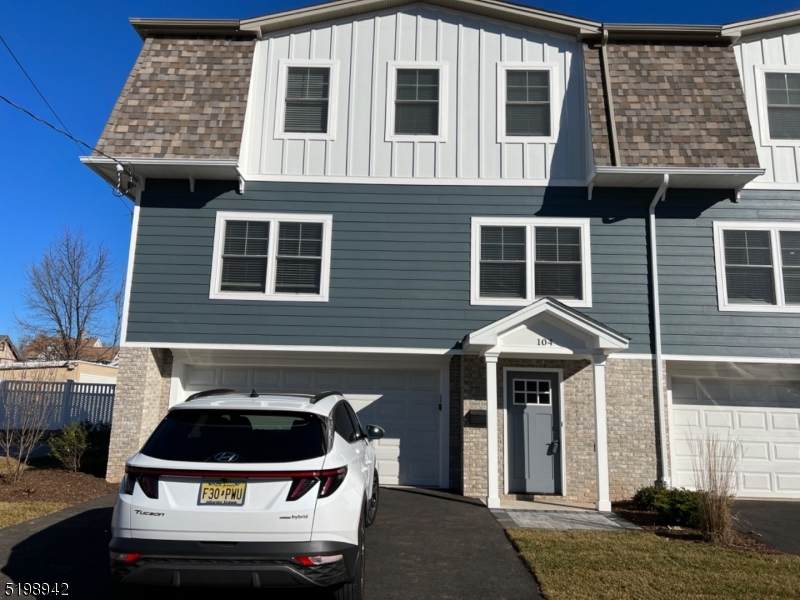 104 Osborne Ave - Photo 1