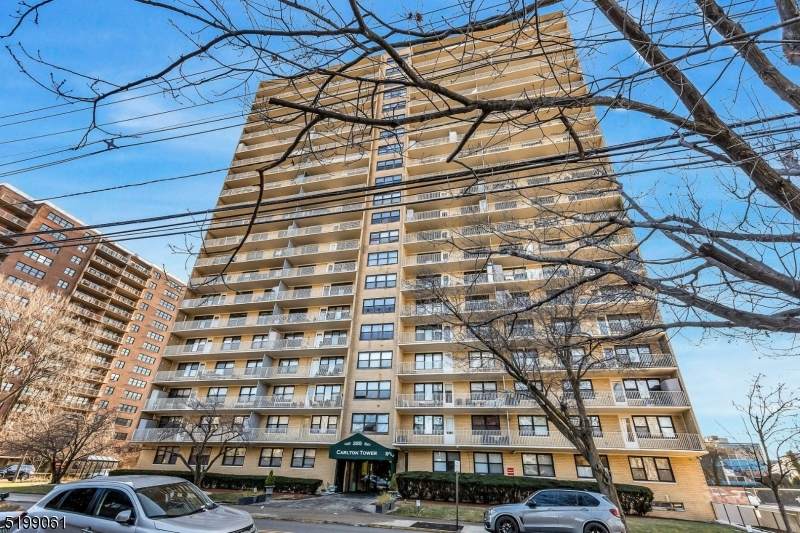 285 Aycrigg Ave - Photo 1