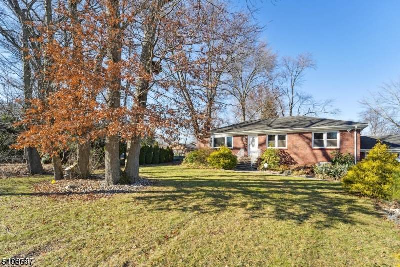 37 Brook St - Photo 1