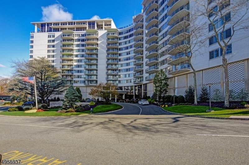 1 Claridge Dr - Photo 1