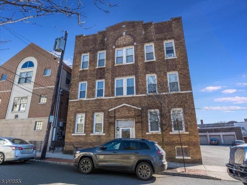 67 Bay St - Photo 1