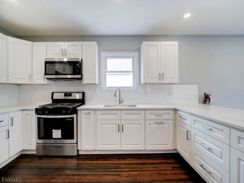 278 Ralph St - Photo 1
