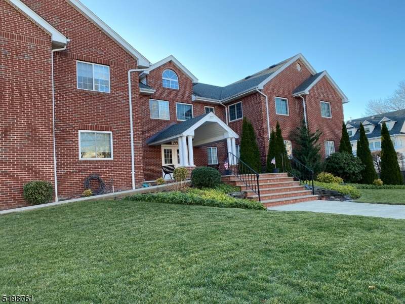 199 Union Ave - Photo 1