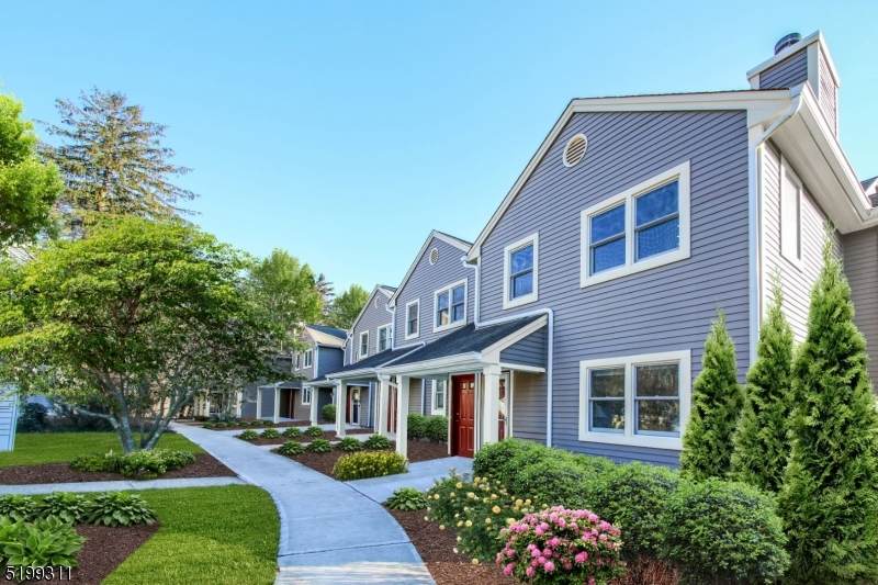 42 Loantaka Way - Photo 1