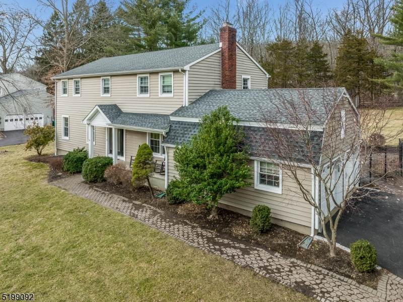 16 Valley Way - Photo 1