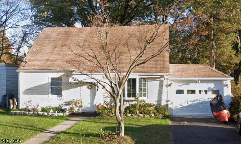 16 Lakeview Ave - Photo 1